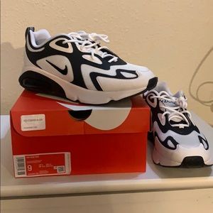 Black and white AirMax 200